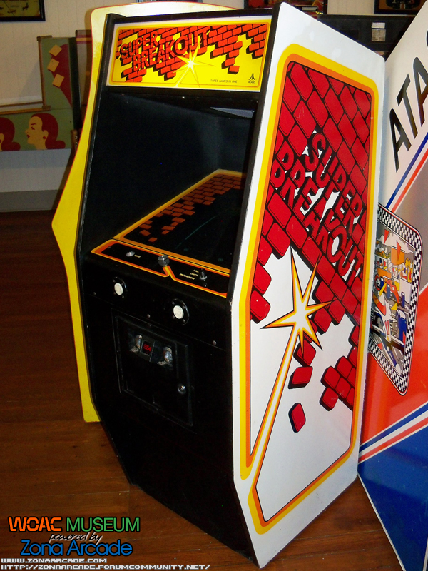 Super BreakOut Arcade Cabinet (ATARI, 1978)