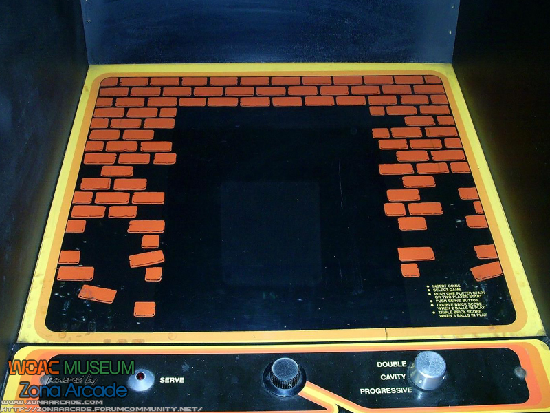 Super-BreakOut-Atari-Arcade-Cabinet-WOAC-Museum-Photo4