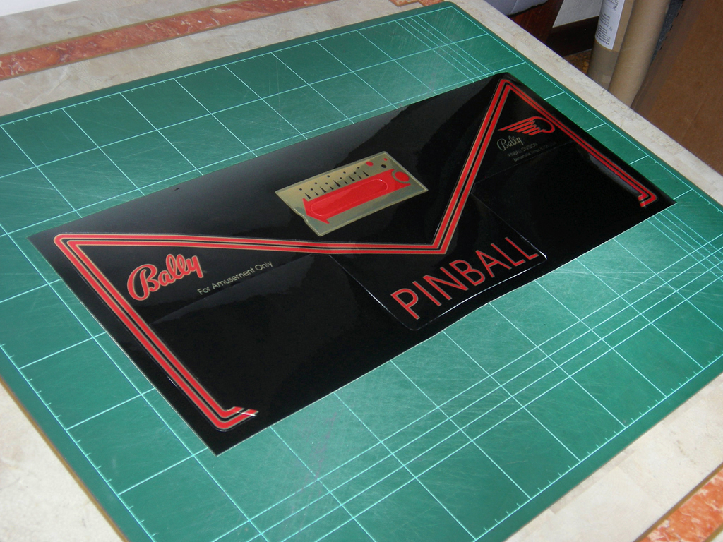 Eight-Ball-Deluxe-Pinball-Aprons-print2