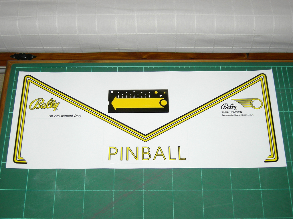 "Eight Ball Deluxe 1981 White Pinball Aprons" (BALLY) printed in vinyl