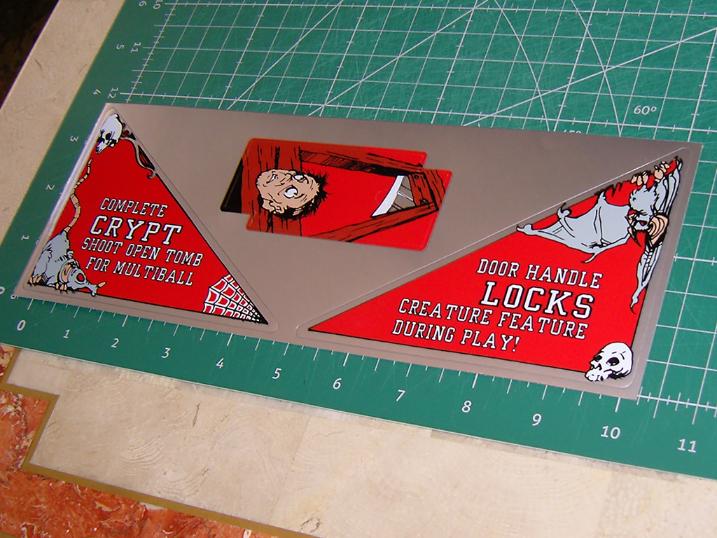 "TALES FROM THE CRYPT PINBALL SILVER APRONS" (DE) for metallic vinyl