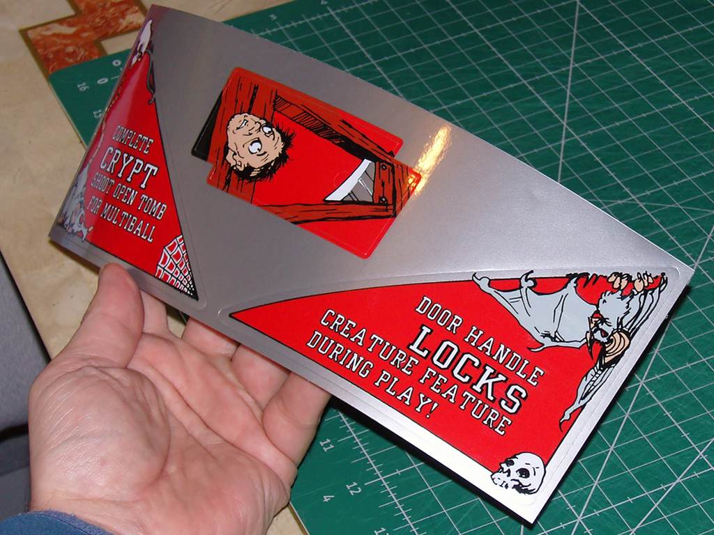 "TALES FROM THE CRYPT PINBALL SILVER APRONS" (DE) for metallic vinyl